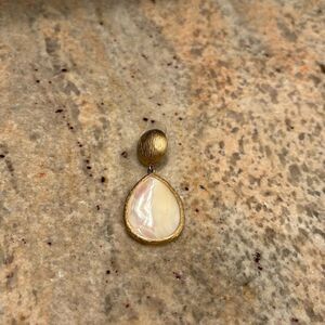 Mother of Pearl woman's drop earring. It's one earring